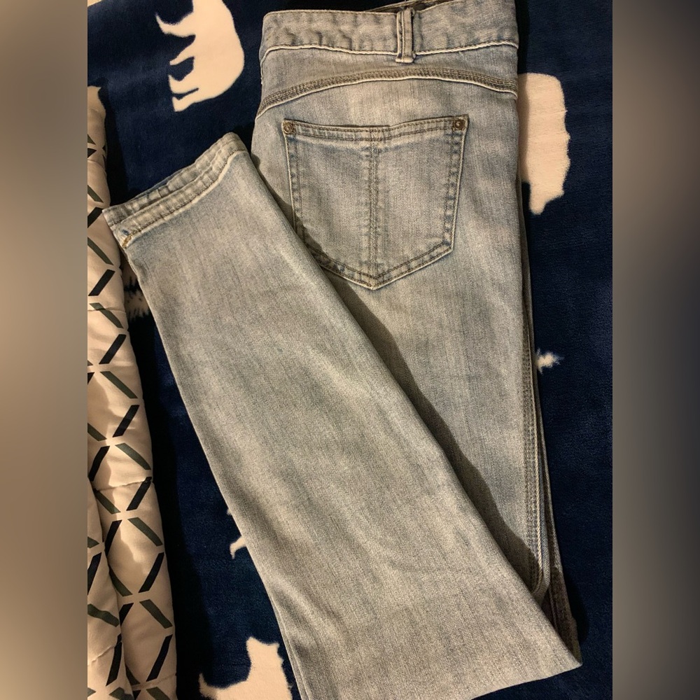Pre loved Free People Denim skinny, high waisted jeans.